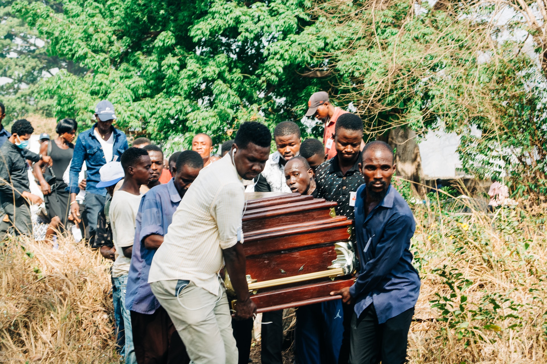 what-is-the-difference-between-funeral-and-cremation-theblogbustle